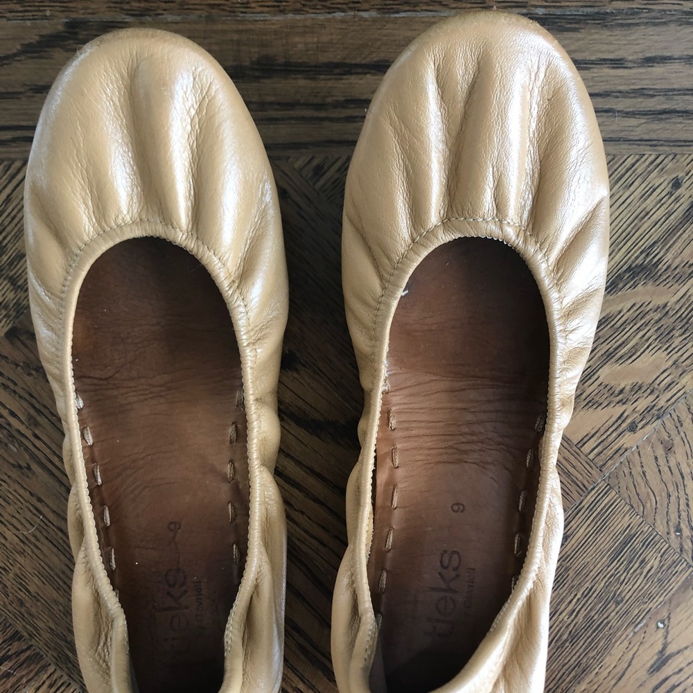 Size 9 Camel authentic Tieks ballet flats